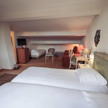 Les Armoiries 3* Valbonne